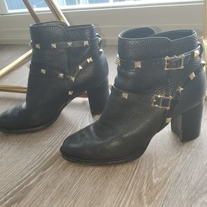 VALENTINO GARAVANI ROCKSTUD ANKLE BOOT 36.5 / 6.5